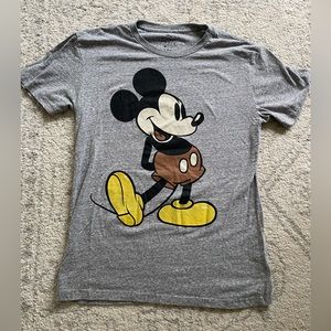 Disney T-shirt.  Mens Medium. Excellent condition.